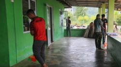 Satgas TMMD 130 dan Warga Turun Bersama, Bersihkan Masjid Baitul Makmur